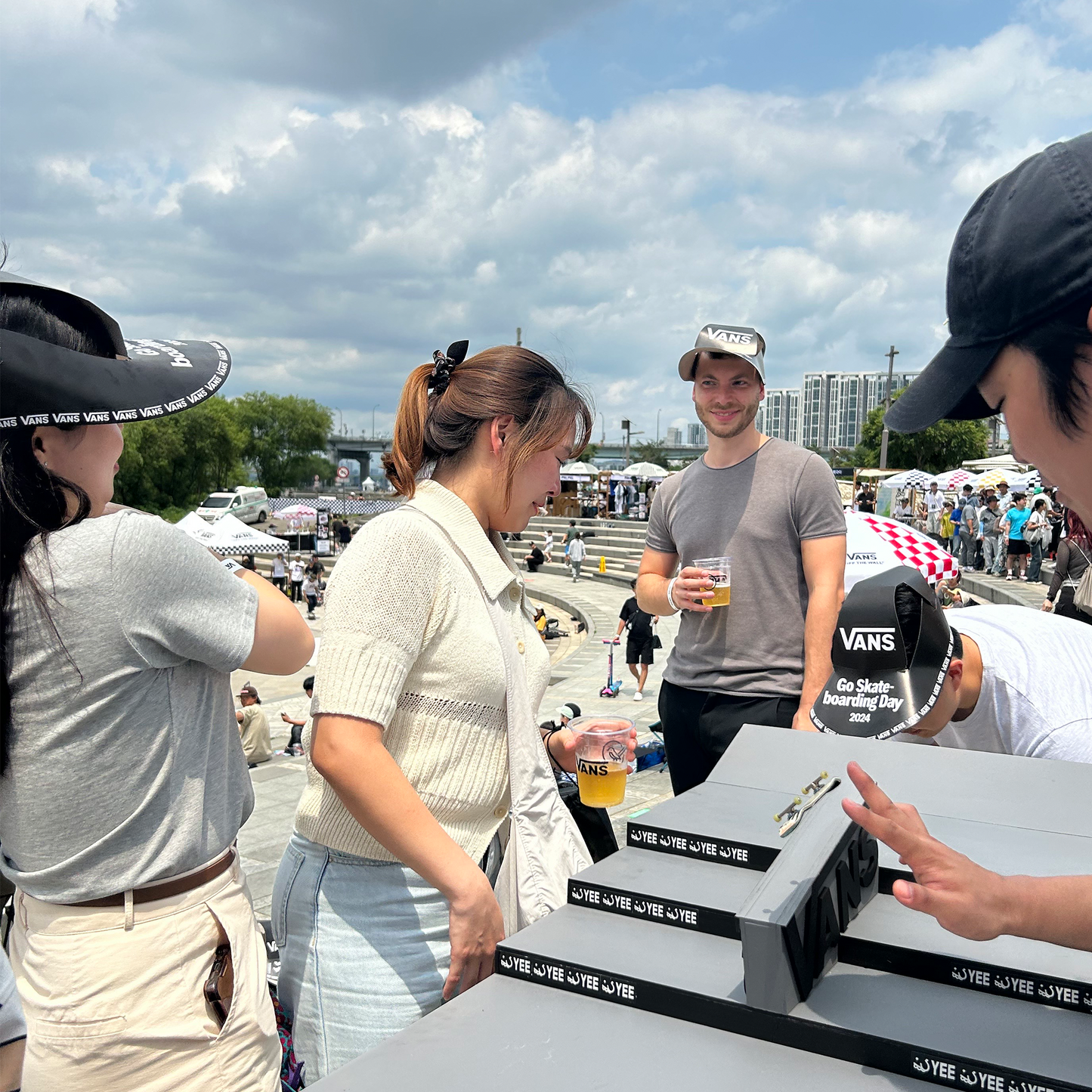 CONCRETE FINGERBOARD PARK (customize)